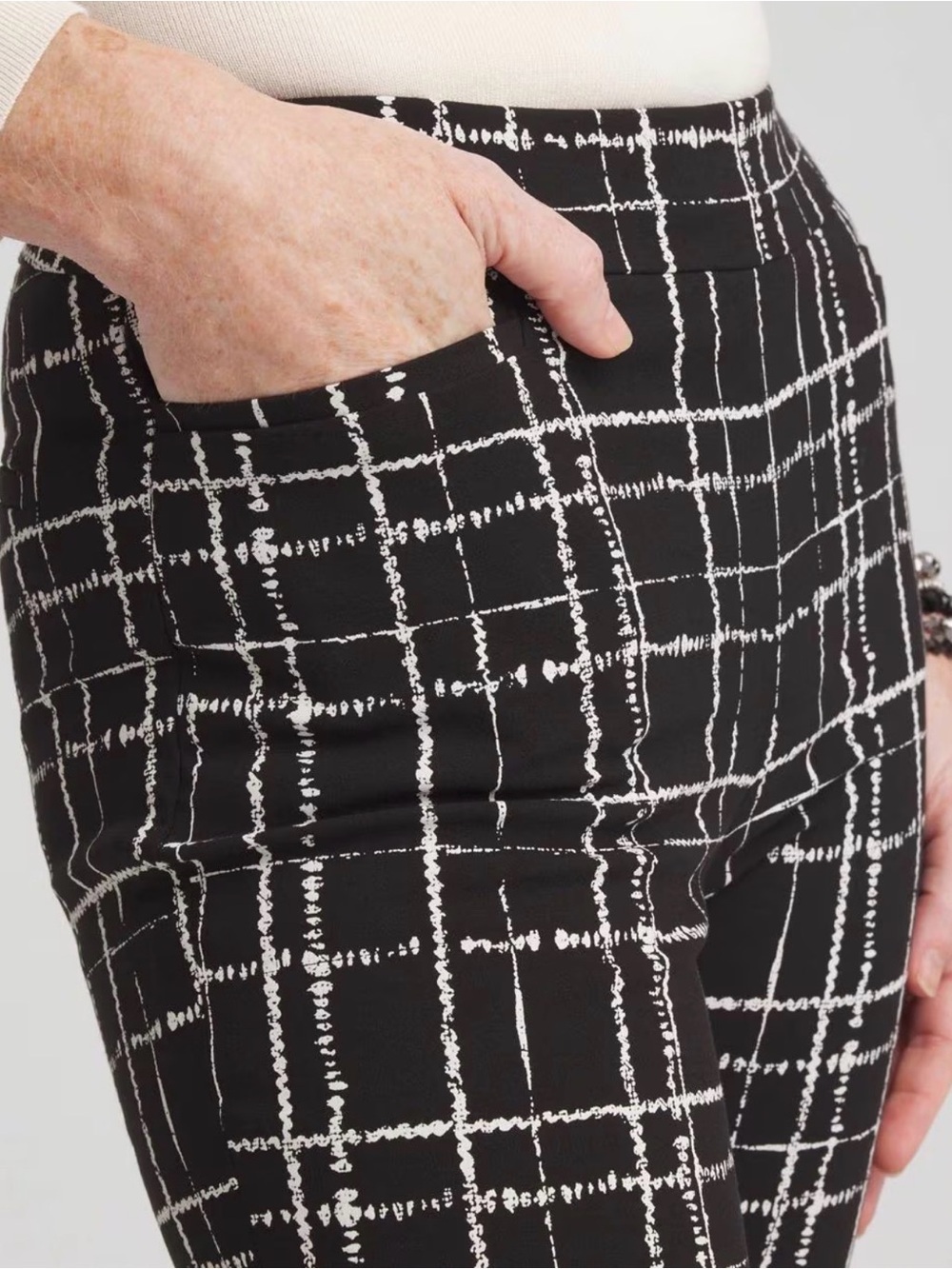 Chicos Brigitte Plaid Slim Ankle Pants In Black & White, Size .5 (6), NWOT - Picture 3 of 7